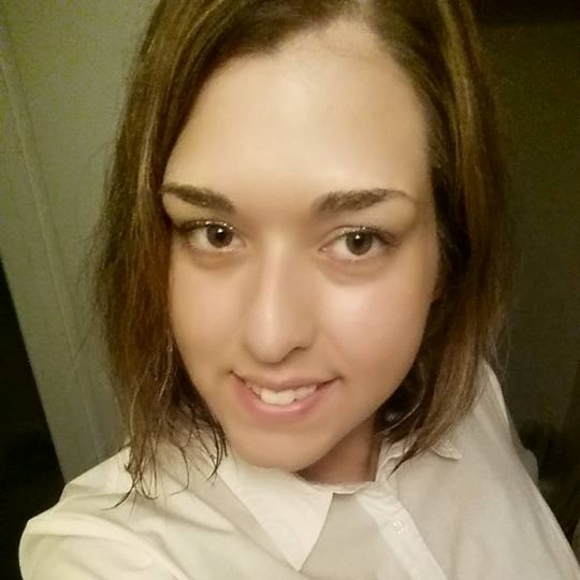 Meet your Posher, Tabitha - Picture 1 of 1