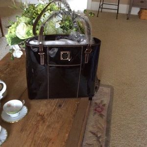 👜 🌲 Dooney & Bourke Brown Tmoro Patent Leather