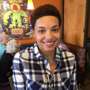 Meet your Posher, Tia