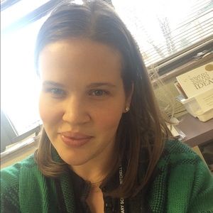 Meet your Posher, Caitlin