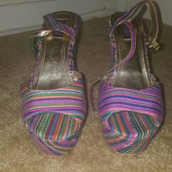 PLATFORM HEELS
