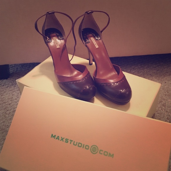 Max Studio Dark Brown Heels