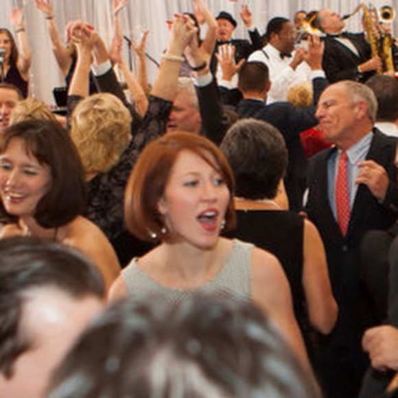 Meet your Posher, Gwen - Picture 1 of 1