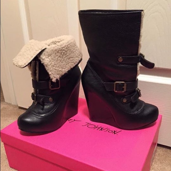 Betsey Johnson Ryderrr Wedge Booties