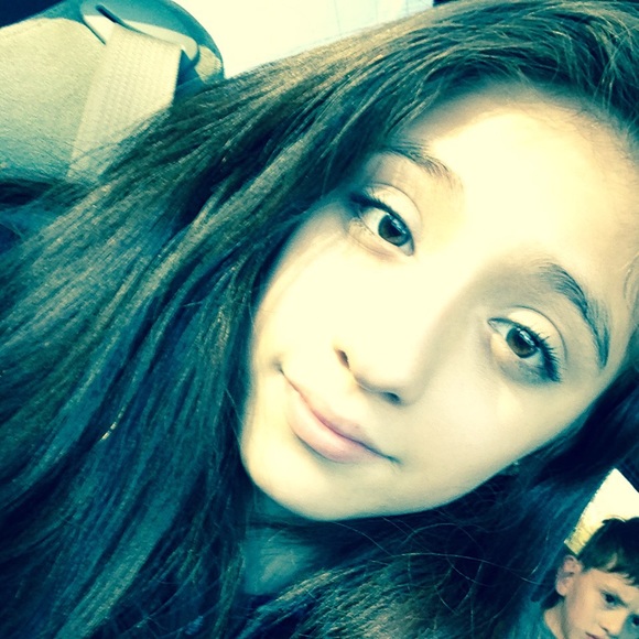 Meet your Posher, Iris - Picture 1 of 1