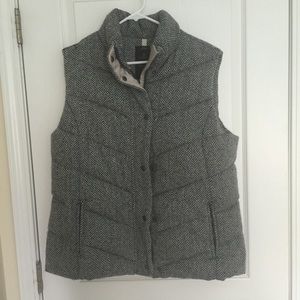 Gap black & white herringbone down-filled vest