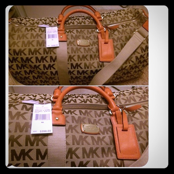 Micheal Kors Travel Bag - Picture 1 of 1
