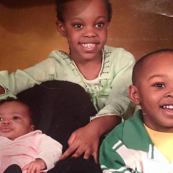 Meet your Posher, Mia - Picture 1 of 1