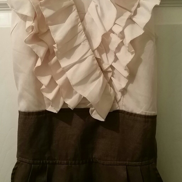 💕💜Beautiful Ruffle Dress💜💕 - Picture 3 of 4