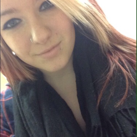 Meet your Posher, Brittne