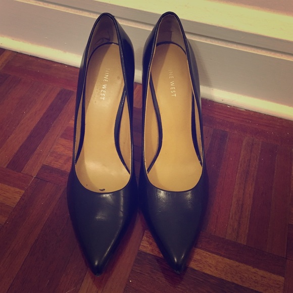 Nine West Black Pointy Toe Leather Heels