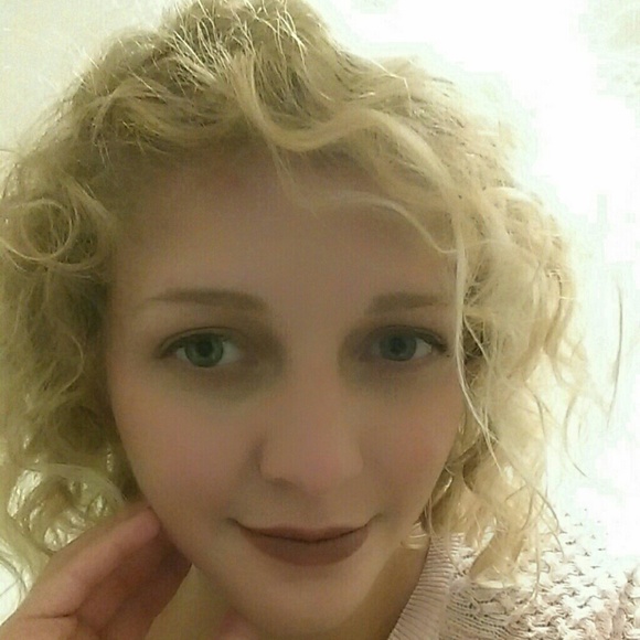 Meet your Posher, Jessica - Picture 1 of 1