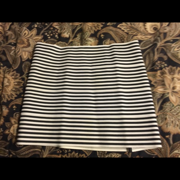 Stripped mini skirt size large