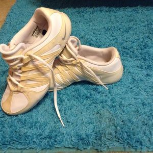 Nike cheer shoes