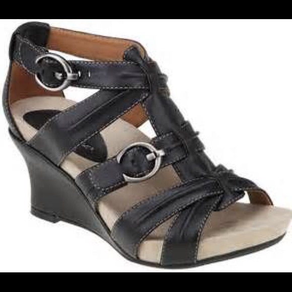 Earthies Lucia Sz 7.5 worn twice