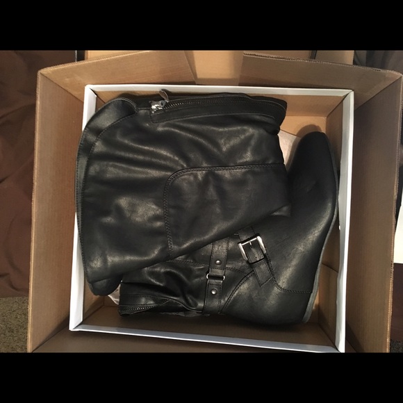 SOLD                          Black Riding Boots - Picture 2 of 3