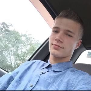 Meet your Posher, Blake