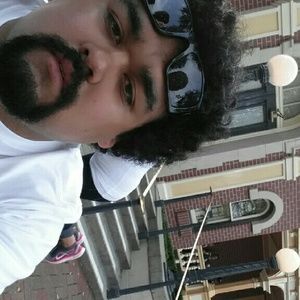 Meet your Posher, Carlos