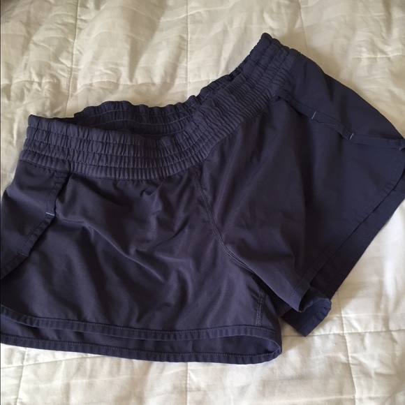 Lululemon size 6 running shorts