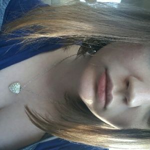 Meet your Posher, Alicia