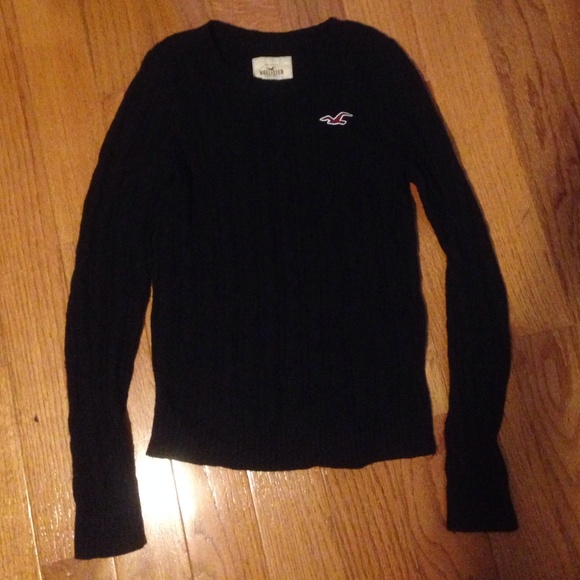 Hollister Sweater - Picture 1 of 3
