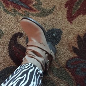 Mia womens short boots. Size 7