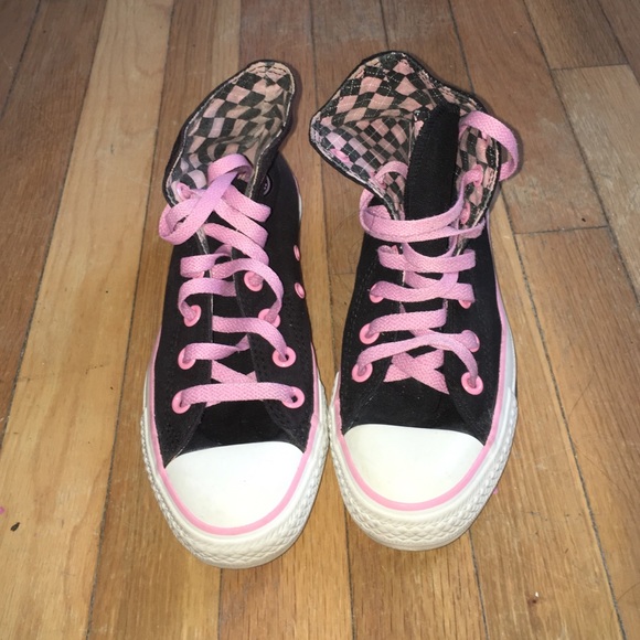 Pink &a black High top Converse