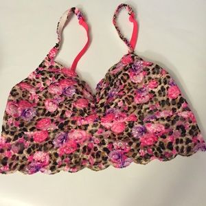 Small VS PINK fashion show bralette
