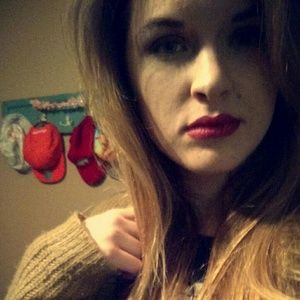 Meet your Posher, Amber