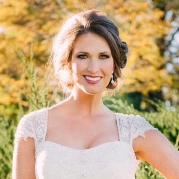 Meet your Posher, Kayla - Picture 1 of 1