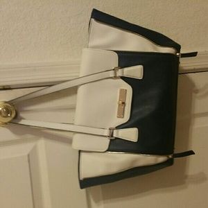 Shoulder purse