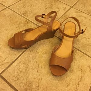 Old Navy tan Sandal with buckle ankle closure