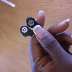 Black beats ear buds