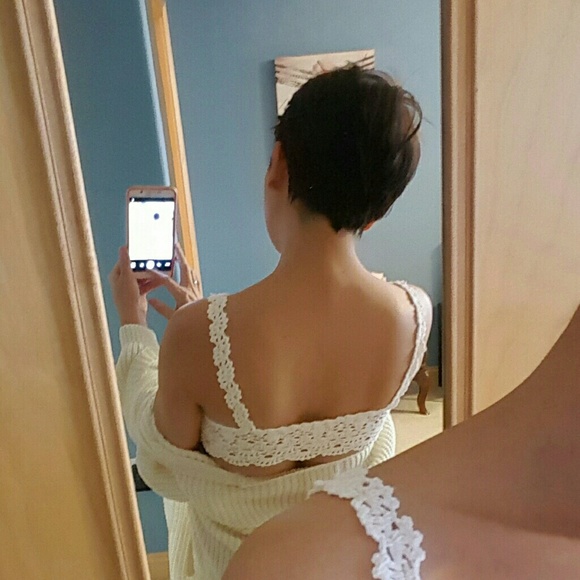 🌼 Boho Crochet Crop Camisole 🌼 - Picture 4 of 5