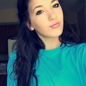 Meet your Posher, Olivia