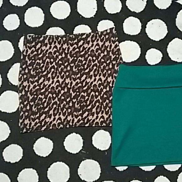 Mini skirts - Picture 3 of 4