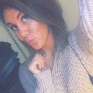 Meet your Posher, Olivia