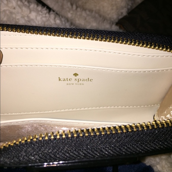 Kate Spade Wristlet - Picture 2 of 4