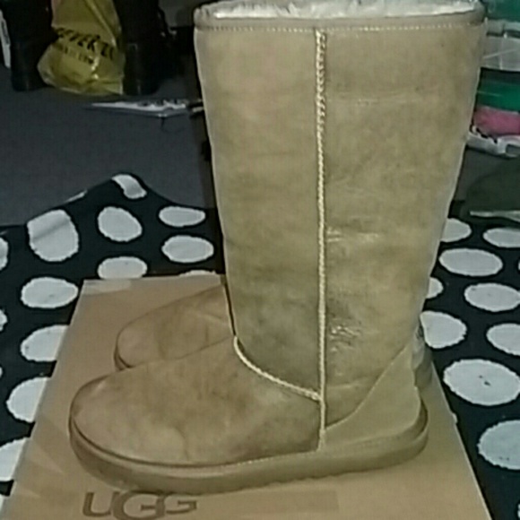 Ugg boots - Picture 2 of 4