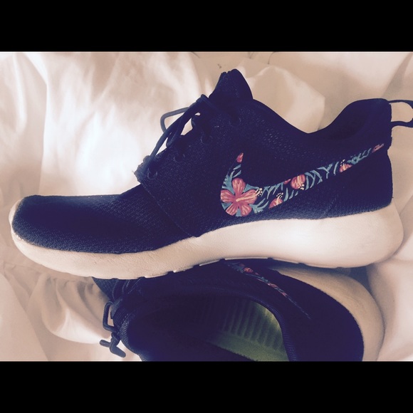 Nike Custom Running Shoes - Picture 3 of 3