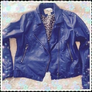 🍃💕💜Super Cute Blue Faux Leather Jacket💜💕🍃