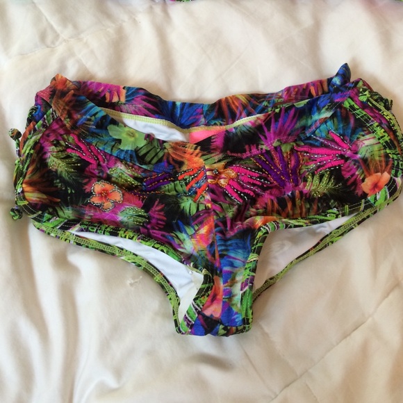 Bikini set - Picture 3 of 4