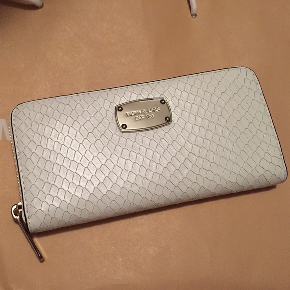 Michael Kors Jet Set Embossed Leather Continental