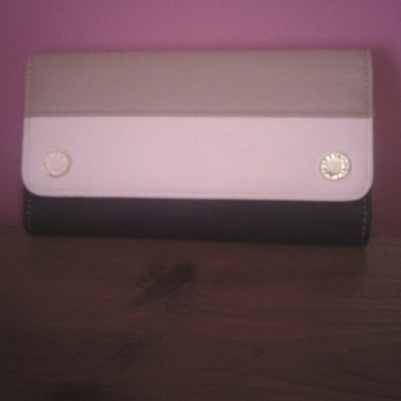 Steve Madden Wallet - Picture 1 of 2