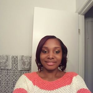 Meet your Posher, Aisha