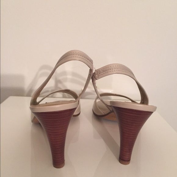 Cream colored sling back heels - Picture 3 of 4