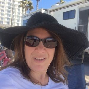 Meet your Posher, Suzanne