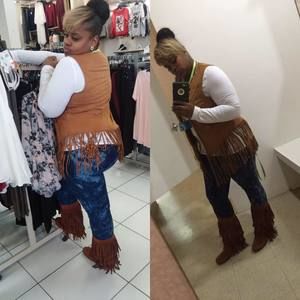 Meet your Posher, Dominique