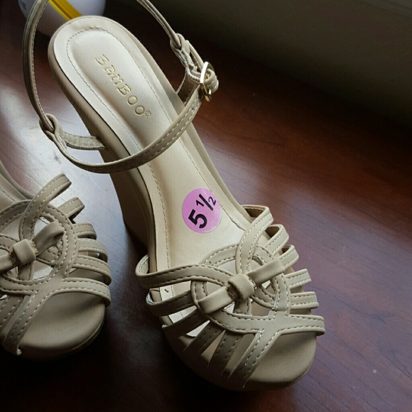 Beige heela - Picture 2 of 4