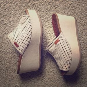 MadLove Canvas Wedges! Size 9